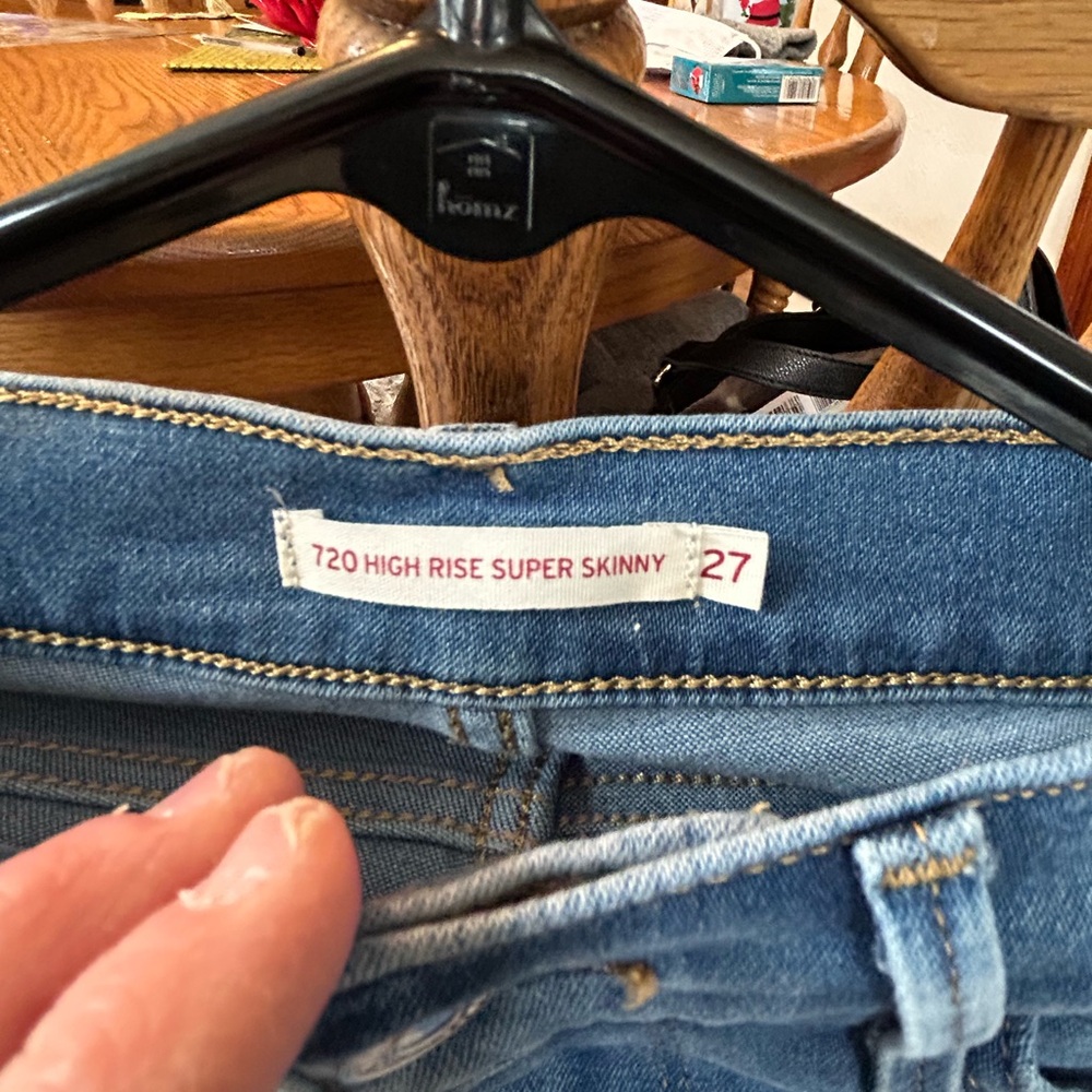 Levi Skinny Jeans - Picture 2 of 5